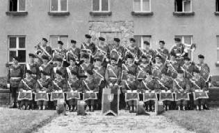 La fanfare devant l’tat-major du rgiment  Saint Wendel au dbut des annes 1970